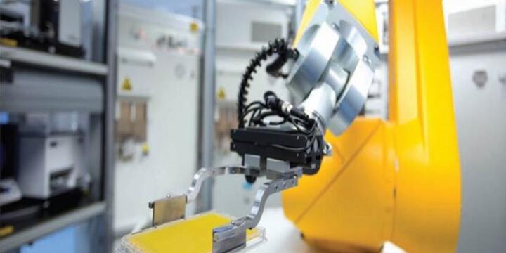 Media Name: ScreeningRobot.jpg